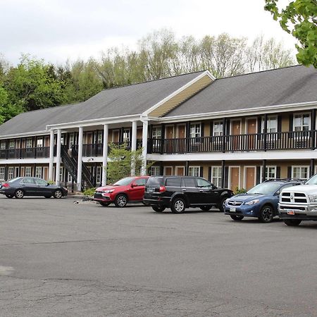 Newbury Inn Brookfield Eksteriør bilde