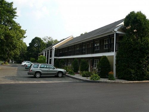 Newbury Inn Brookfield Eksteriør bilde