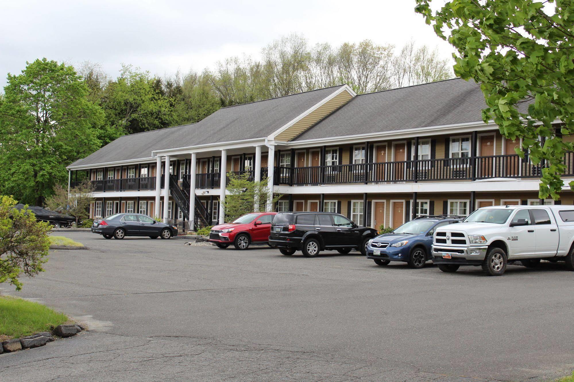 Newbury Inn Brookfield Eksteriør bilde